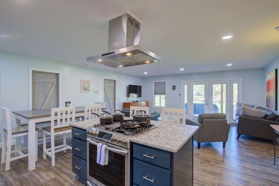Open Concept Livingroom, Dining Room, and Kitchen