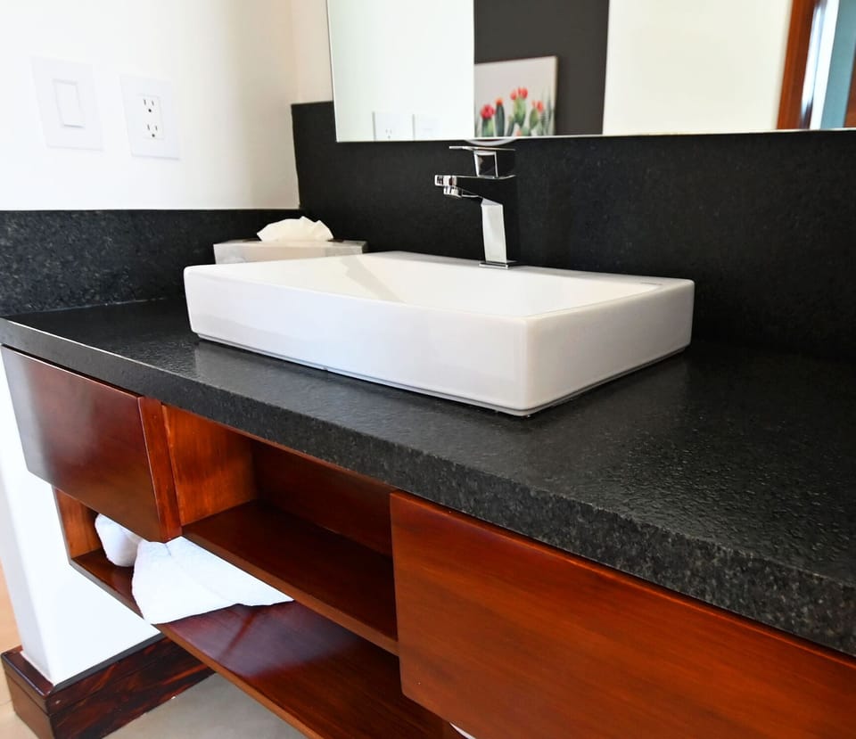 Granite - Wood Wash-Room