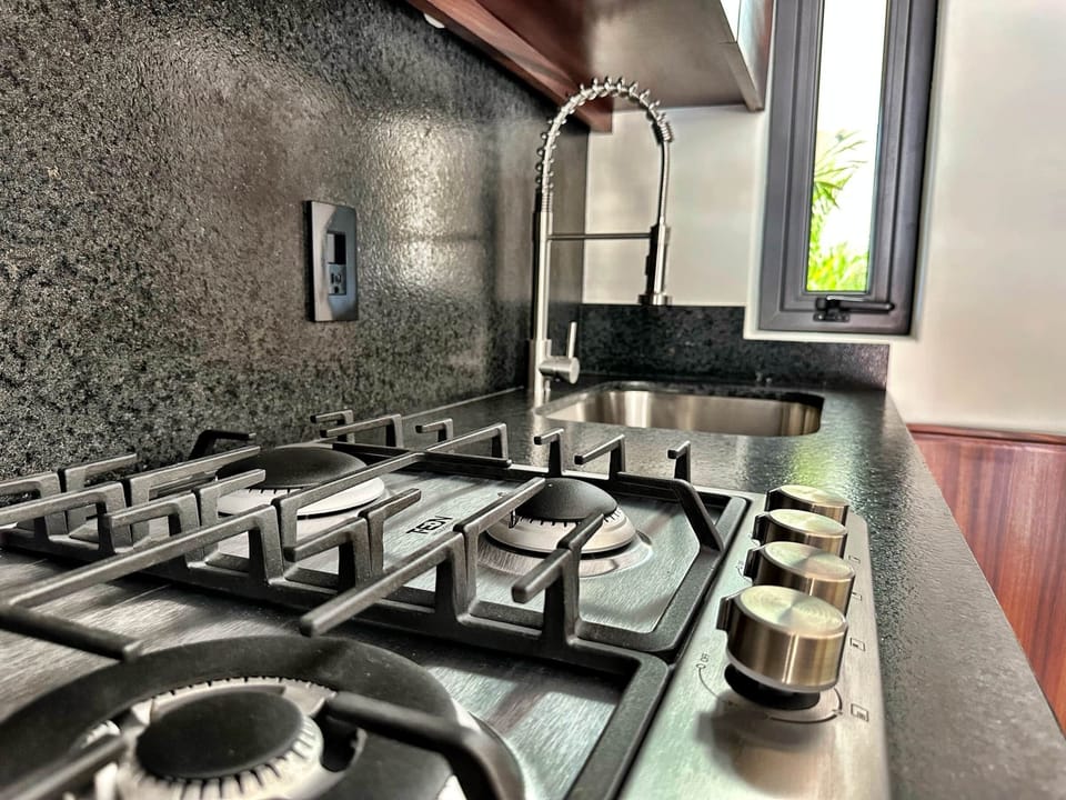 Brand New Full Kitchen
