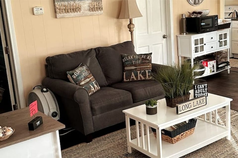 Love seat that is a twin/single sleeper sofa