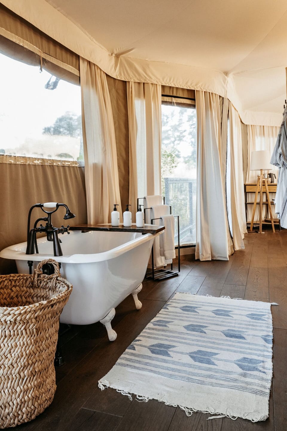 tent20-20interior20bathroom