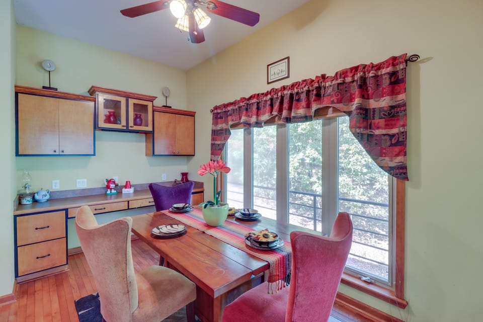 Dining Area | 1st Floor