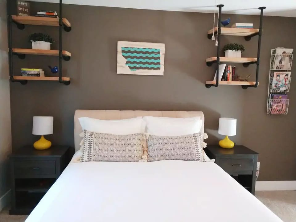 Kick back and relax in this cozy primary suite with a queen bed to sleep two