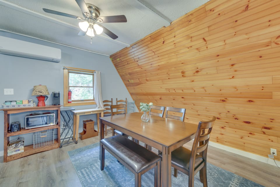 Dining Area | Dishware/Flatware
