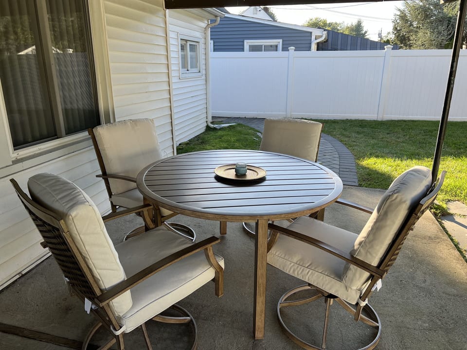 Outdoor dining