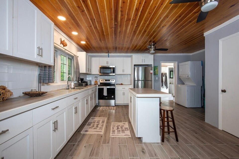 Luxurious and fully equipped chef's kitchen.