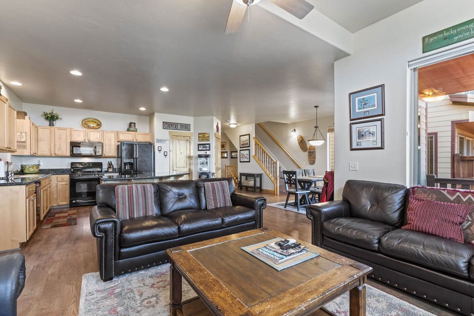 Vacation Rentals in Park City at Bear Hollow Village 5426: Living room with cozy fireplace