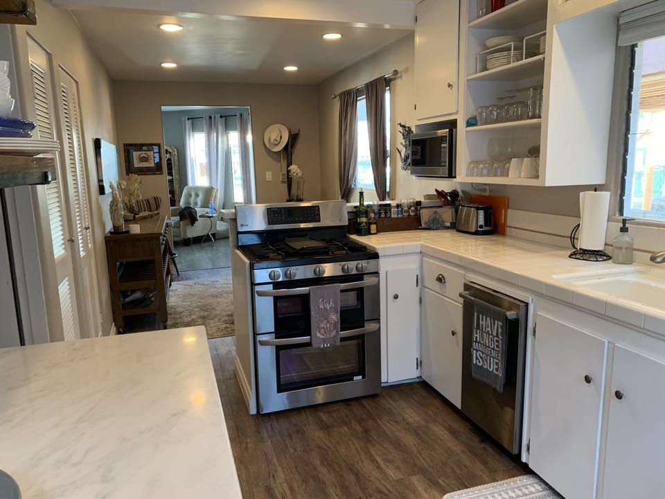 Fully stocked kitchen with all appliances and necessities