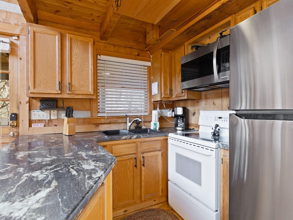 Full Kitchen