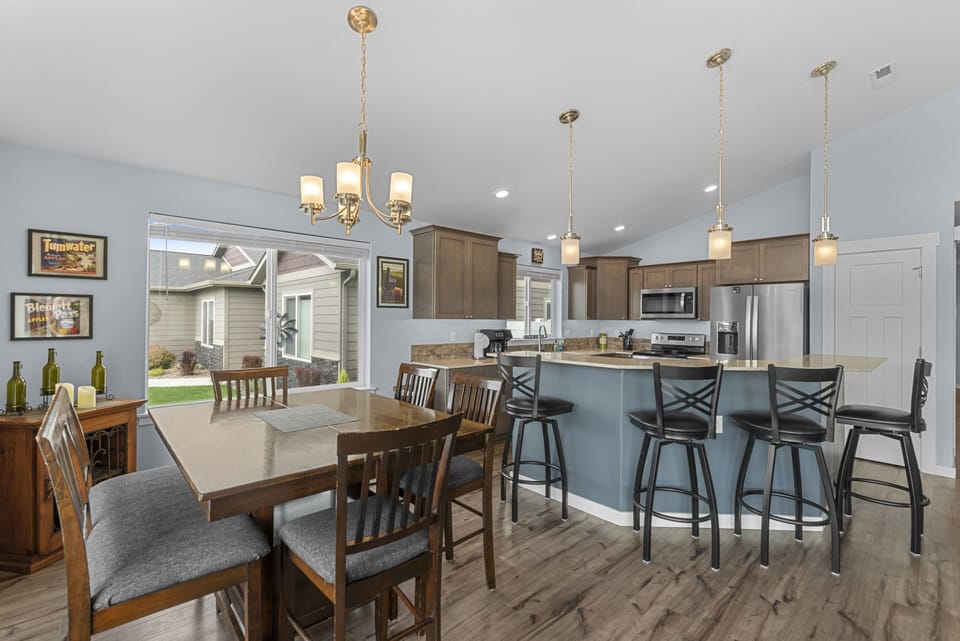 Dining and Breakfast table