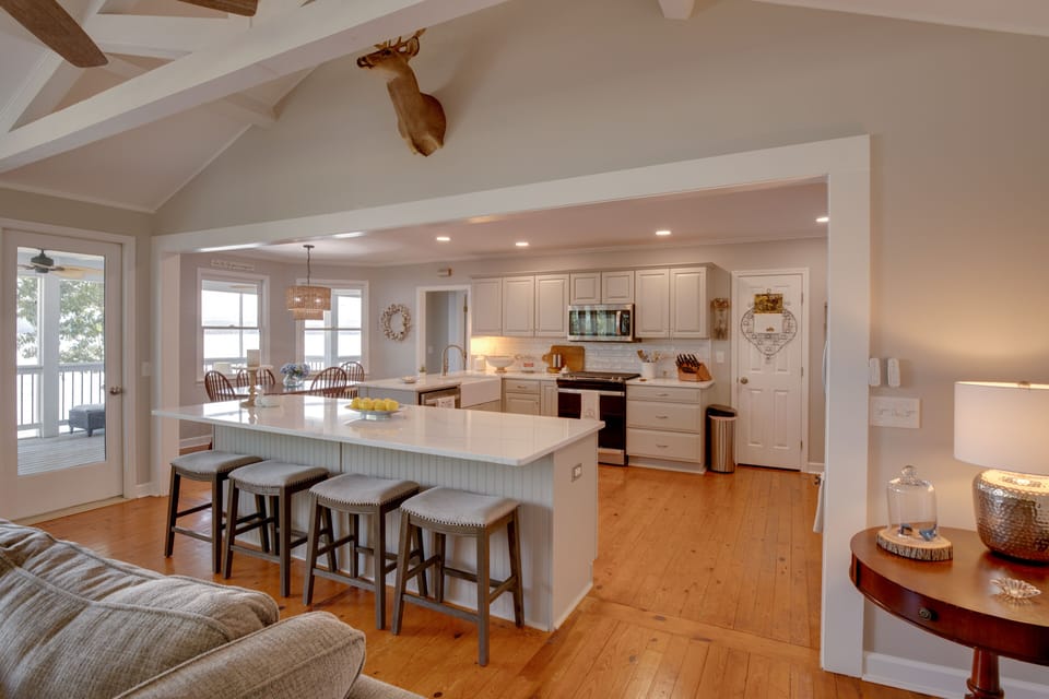 Kitchen | Main Level
