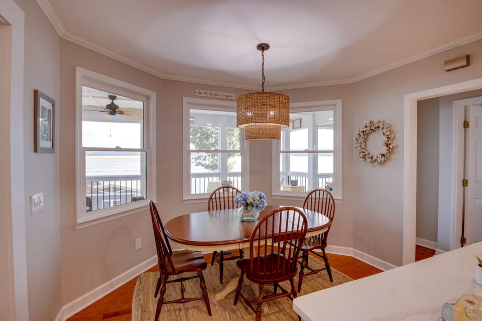 Dining Area | Main Level