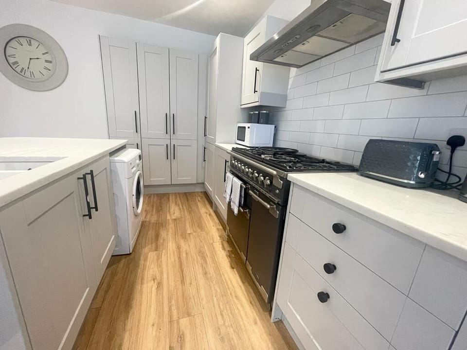 Fully equippted kitchenette - Perfefct for cooking with the whole family