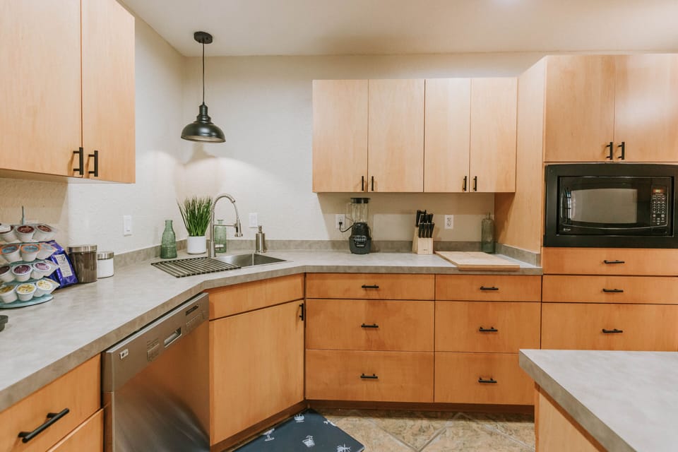Full kitchen 