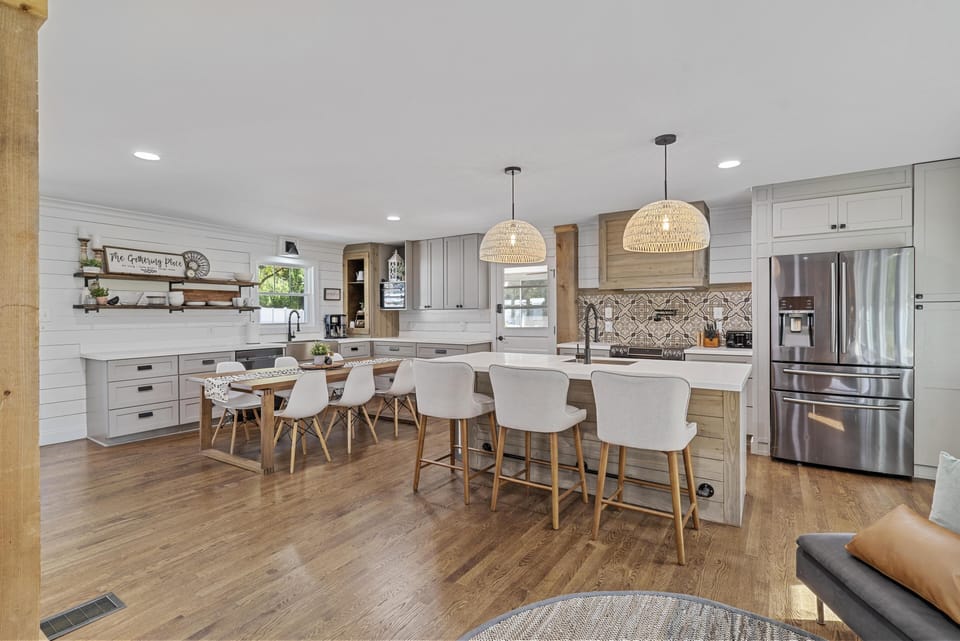 Great Room, Kitchen, Eating Area, Lounge