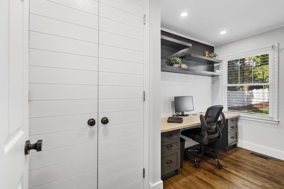 Bunk Room, Office
