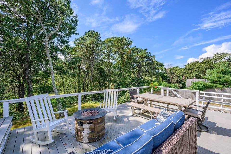 Spacious outdoor living area on upper deck - 135 Pine Knoll Avenue Chatham Cape Cod - Sarah-N-Dipity - NEVR