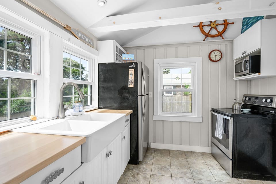 Kitchen with large sink overlooking the marsh - 135 Pine Knoll Avenue Chatham Cape Cod - Sarah-N-Dipity - NEVR
