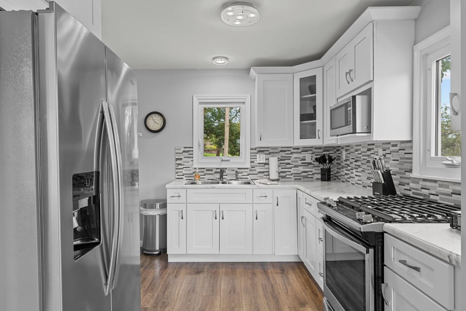 Kitchen/Full Size Appliances