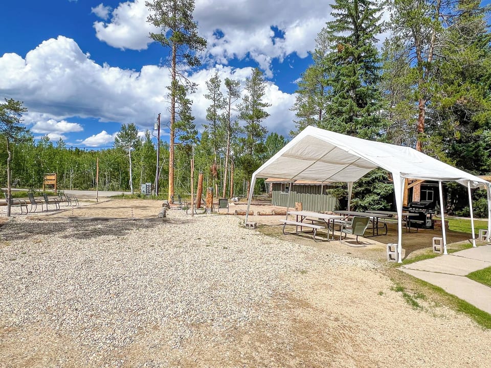 Grill / Seating / Horse Shoe Area