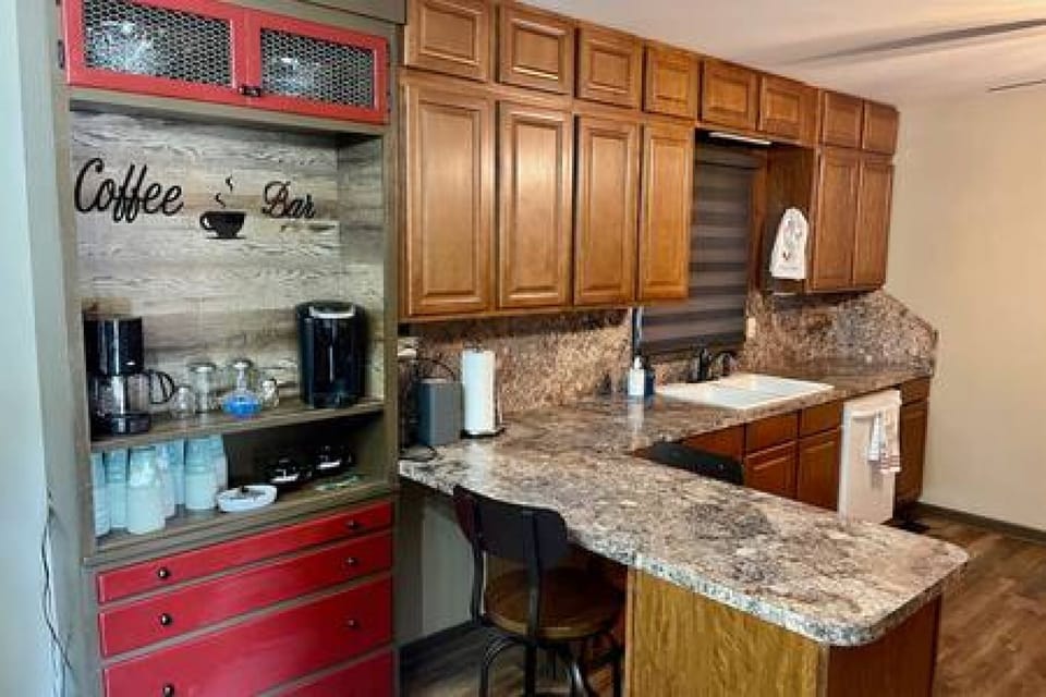 This kitchen has all you need to comfortably serve your family or guests. 
