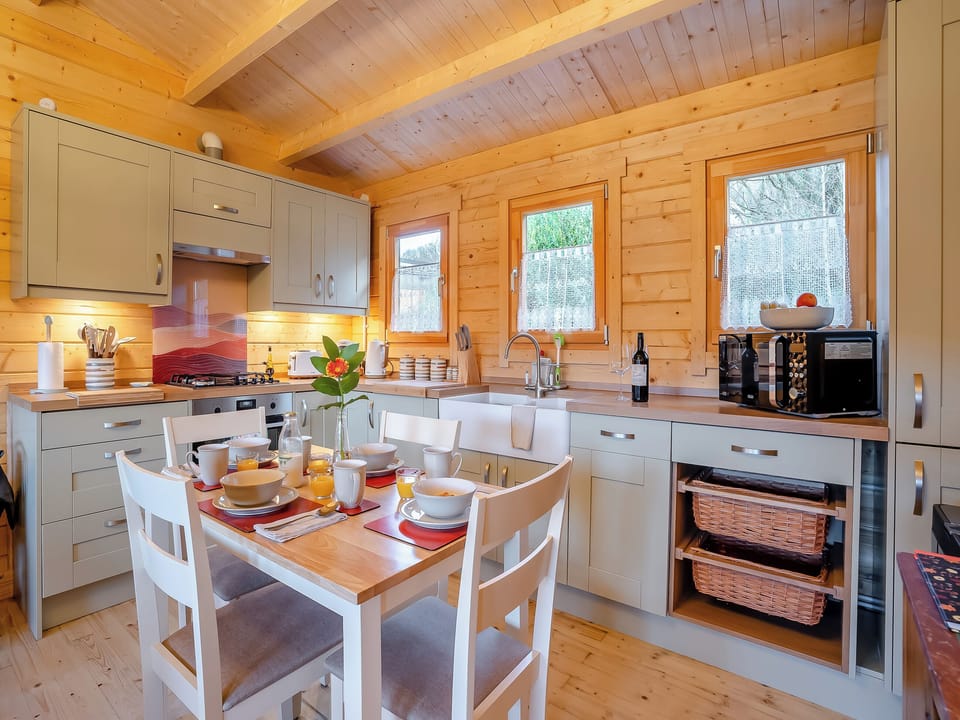 Open plan living space | D&ocirc;l Werdd Lodge, Garnant Ammanford