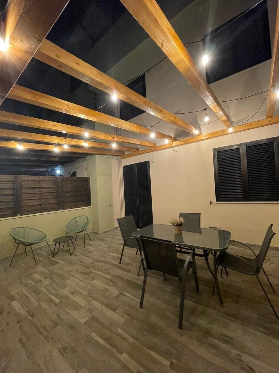 Outdoor dining