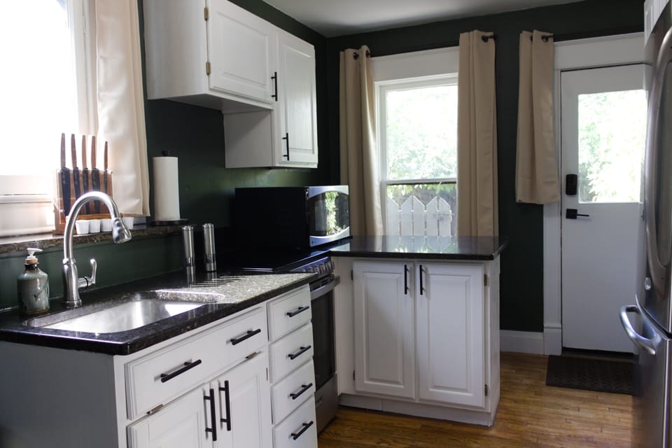 Full Kitchen 