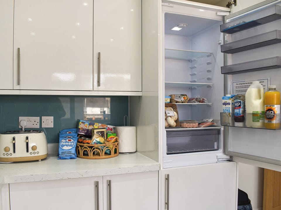 Kitchen | Wylandre, Amlwch