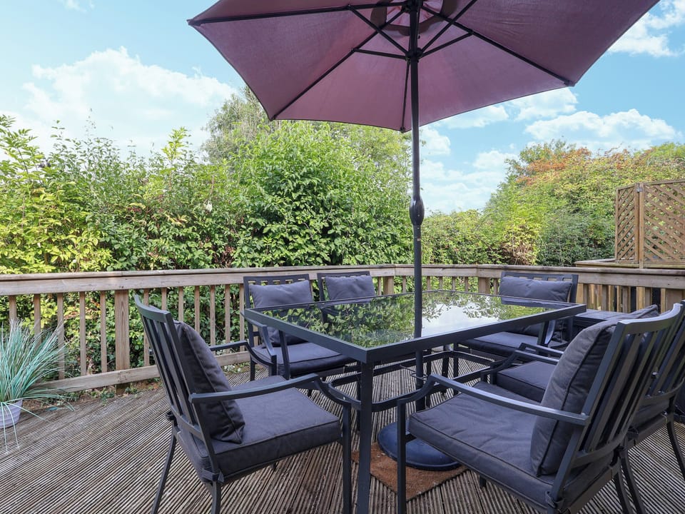 Sitting-out-area | Riverview, Somerford Keynes