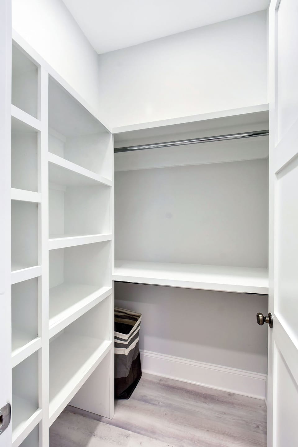 MASTER BEDROOM WALK IN CLOSET 2