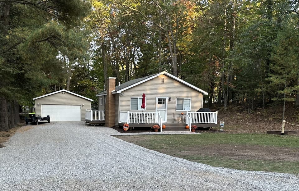 Large driveway with room for parking multiple cars and trailers