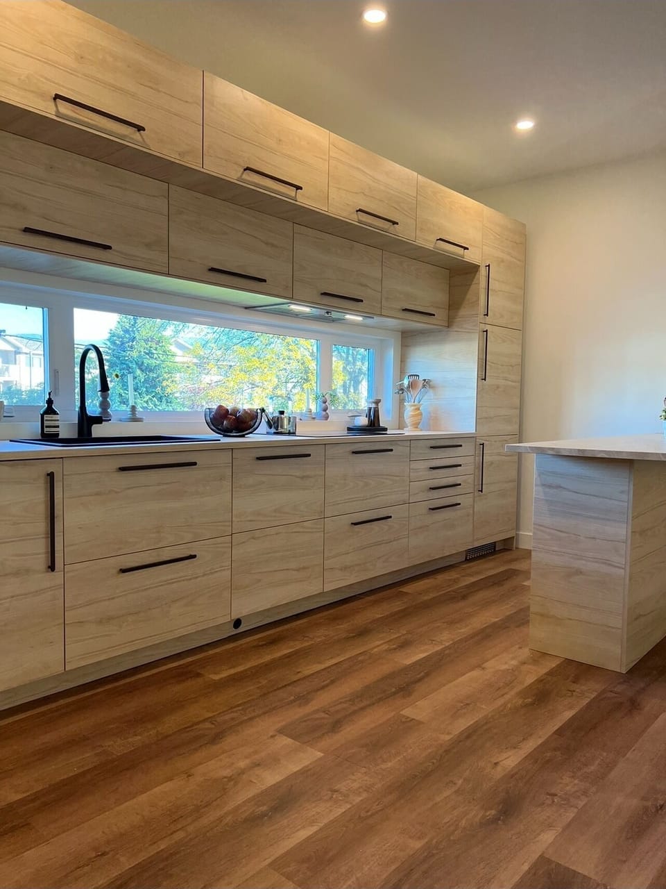 Kitchen, hidden fridge, hidden dishwasher