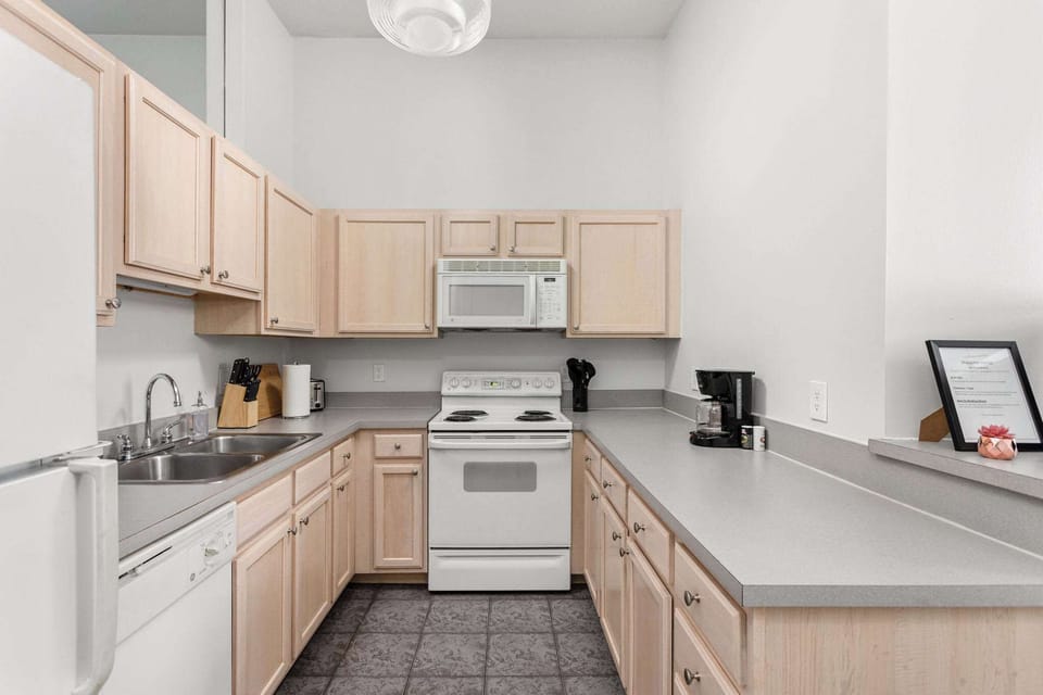 Unit 1 - Fully equipped kitchen