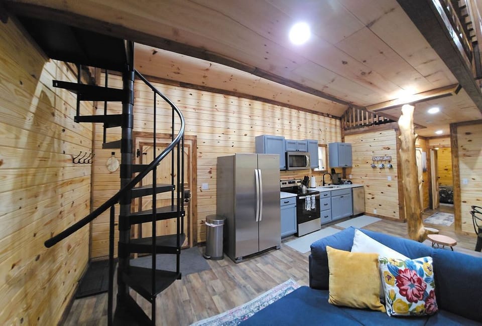 Open Floor plan to loft area