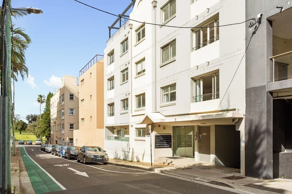 The building location is unbeatable with an easy walk to the beach whilst also tucked away from busy foot traffic. 
