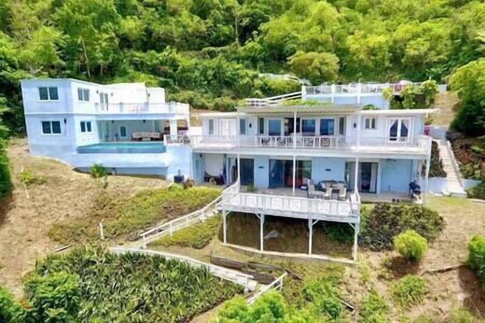 La Vallee View property