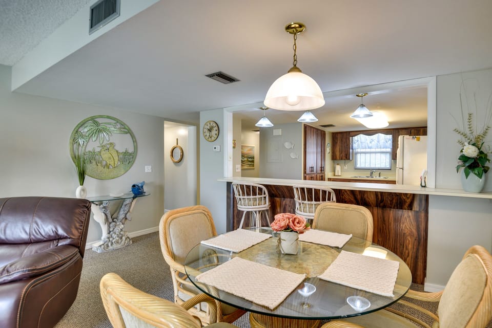 Dining Area | Dishware/Flatware | Trash Bags/Paper Towels