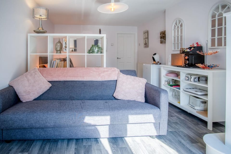 Portway Nook - 1 Bedroom Studio - Bishopston (6810)