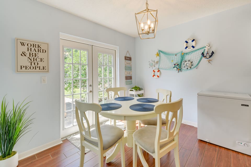 Dining Corner | 1st Floor