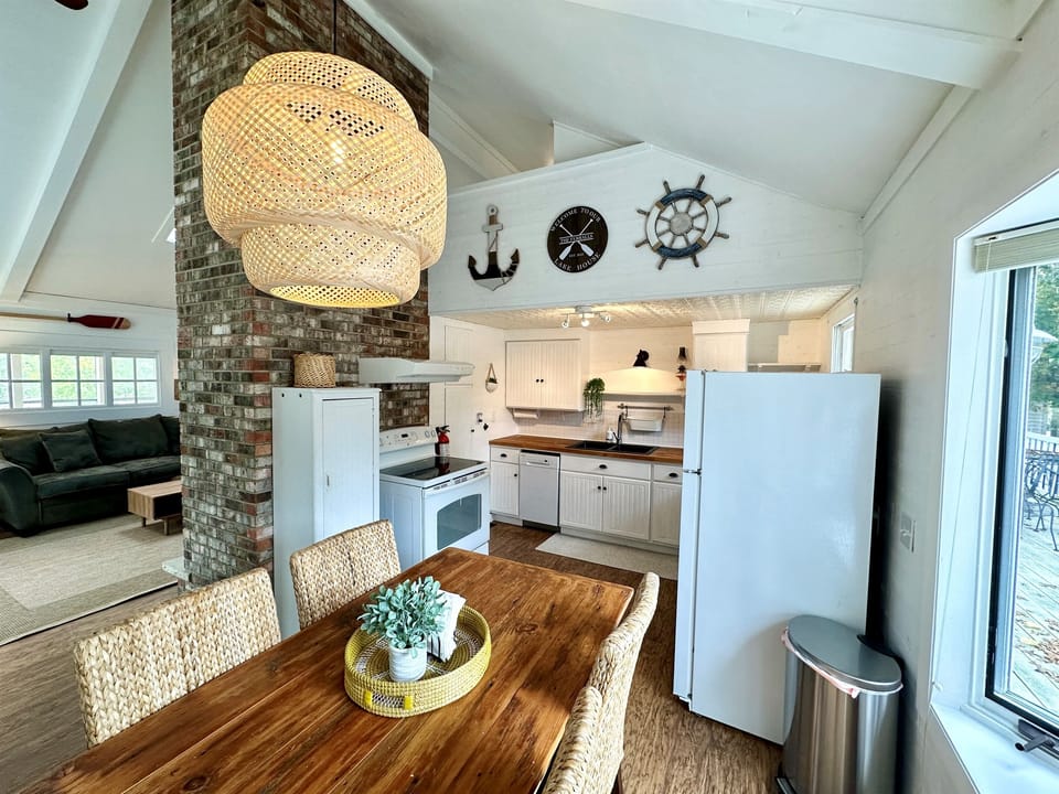 Lakefront Cottage with Modern Decor