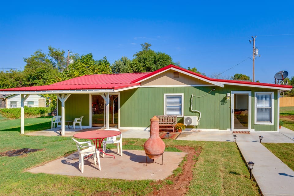 Fort Cobb Vacation Rental | 2BR | 1BA | 1,000 Sq Ft | Step-Free Access