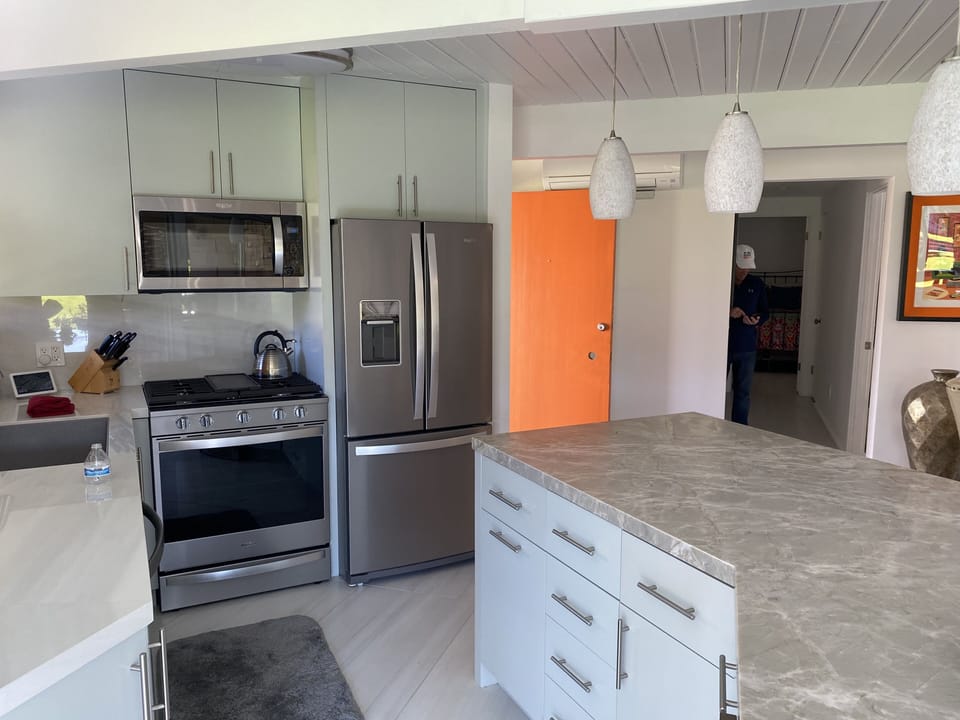Kitchen - lots of counter space