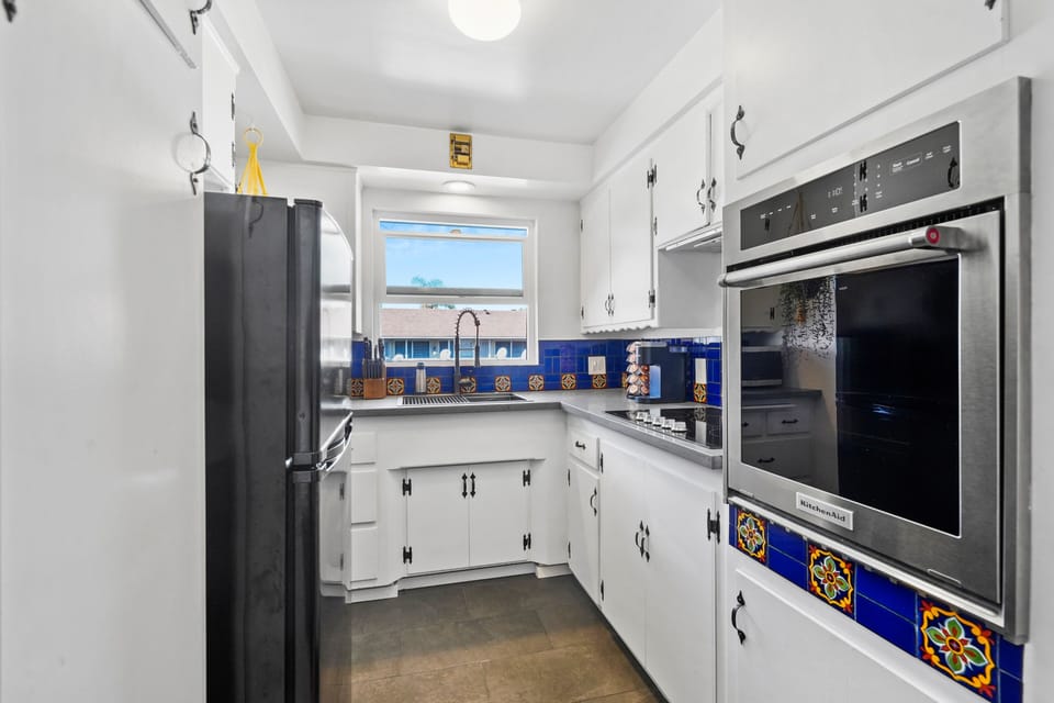 Full size Kitchen with all essentials