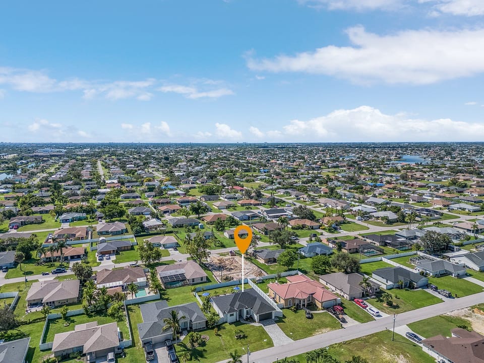 Centrally located for your convenience. Easy access to restaurants & attractions