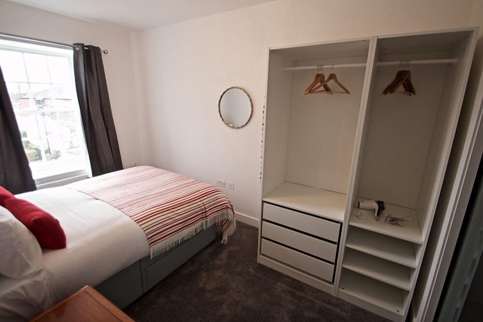 Bedroom (2)