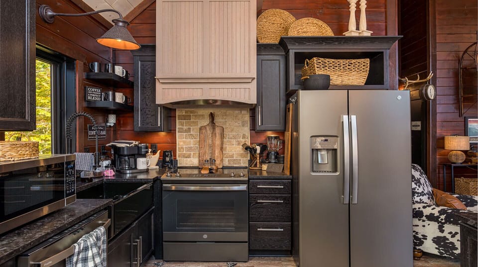 Stonehenge Cabin Kitchen
