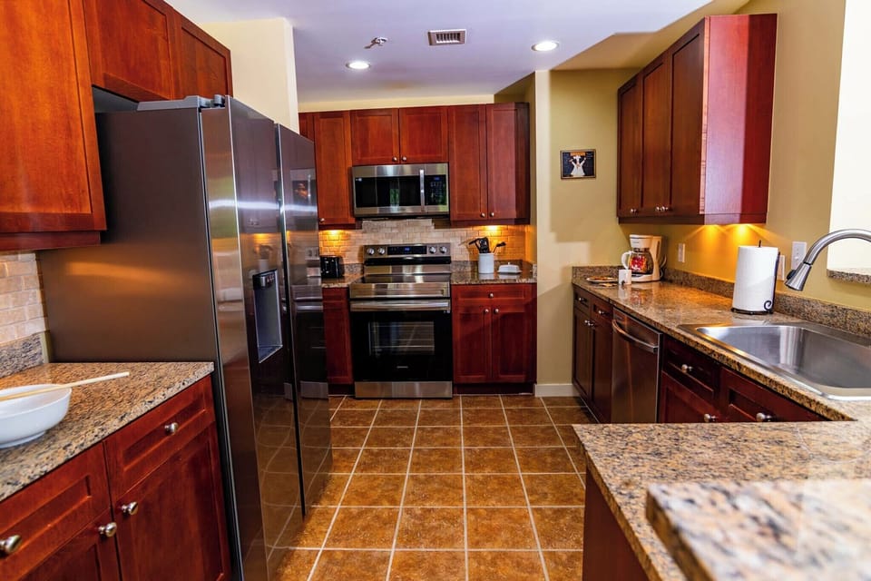 Full Kitchen with Stainless Steel Appliances