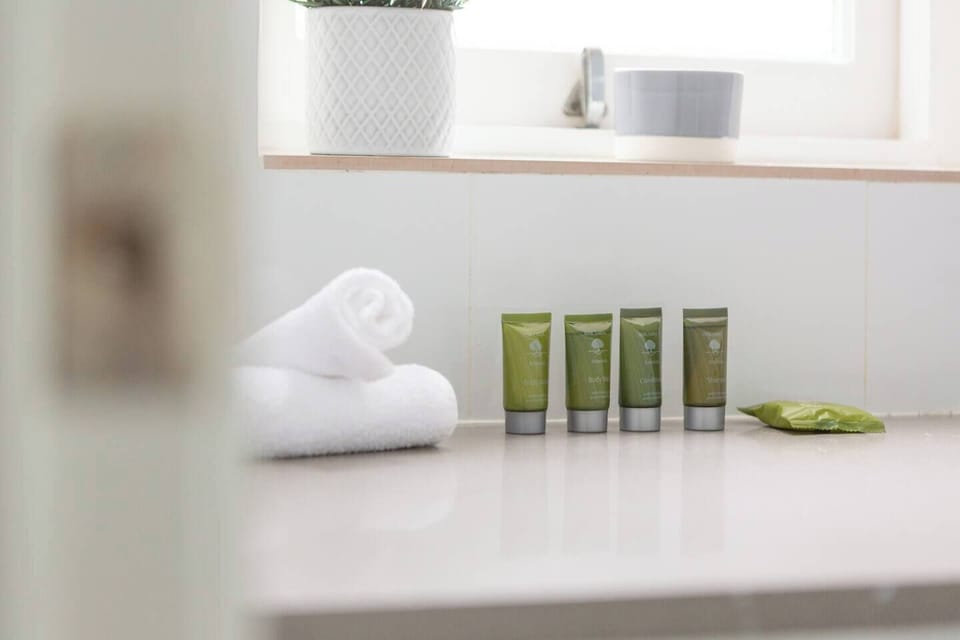 Bathroom amenities