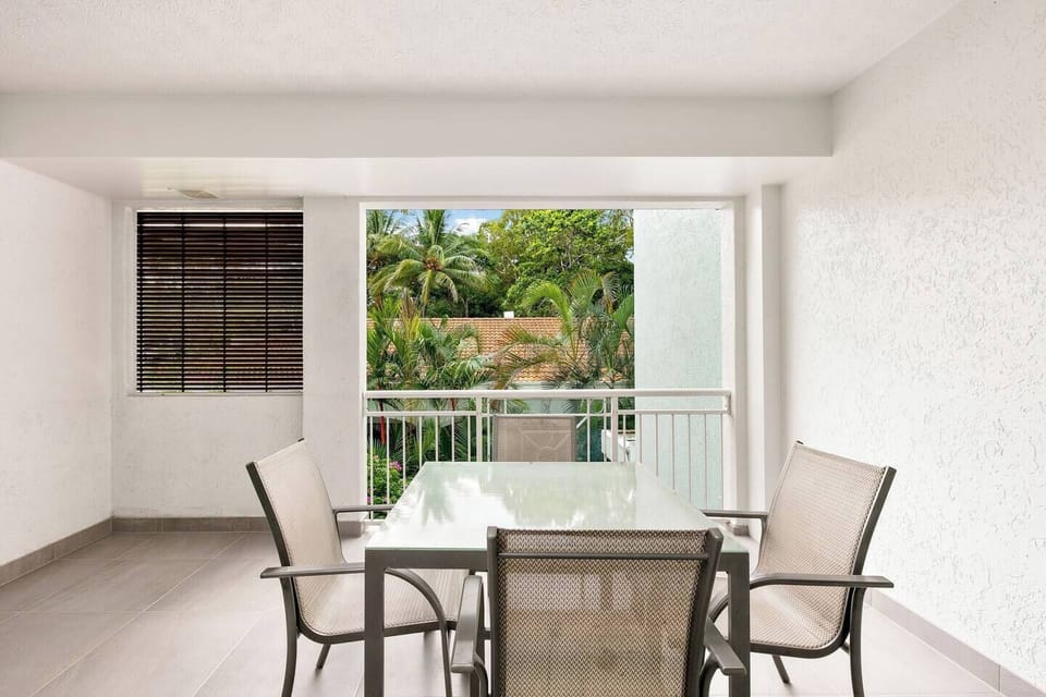 Dine alfresco making the most of the tropical lifestyle with views over the restaurant and pool.
